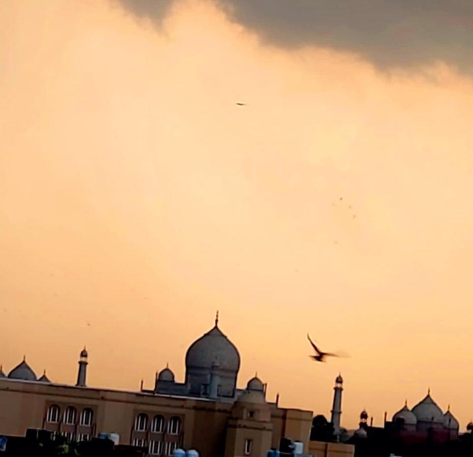 The Coral House Homestay By The Taj آغْرا المظهر الخارجي الصورة